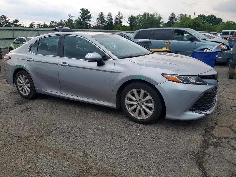2019 TOYOTA CAMRY LE 4
