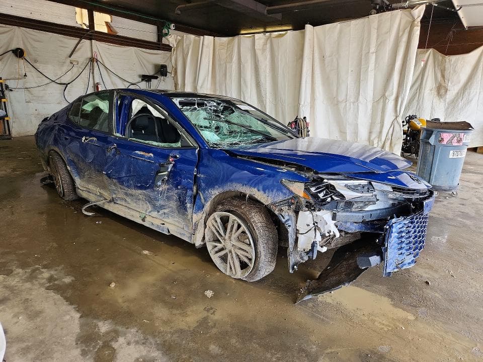 2025 TOYOTA CAMRY XSE 4