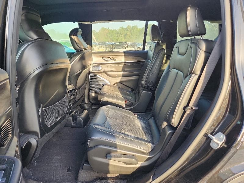 2021 JEEP GRAND CHEROKEE L OVERLAND 11