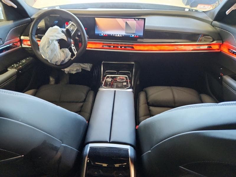 2026 BMW 740 XI 8