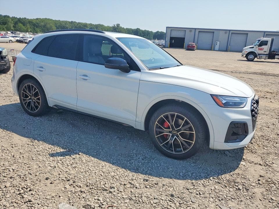 2025 AUDI SQ5 PREMIUM PLUS 4