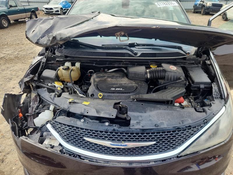 2018 CHRYSLER PACIFICA TOURING 12
