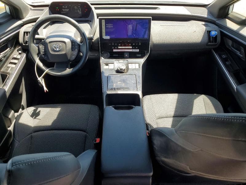 2023 TOYOTA BZ4X XLE 8