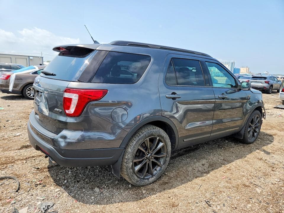 2018 FORD EXPLORER XLT 3