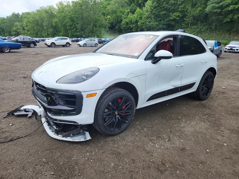 2025 PORSCHE MACAN GTS