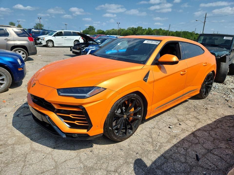 2022 LAMBORGHINI URUS