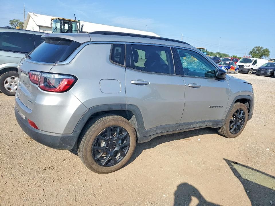 2022 JEEP COMPASS LATITUDE LUX 3