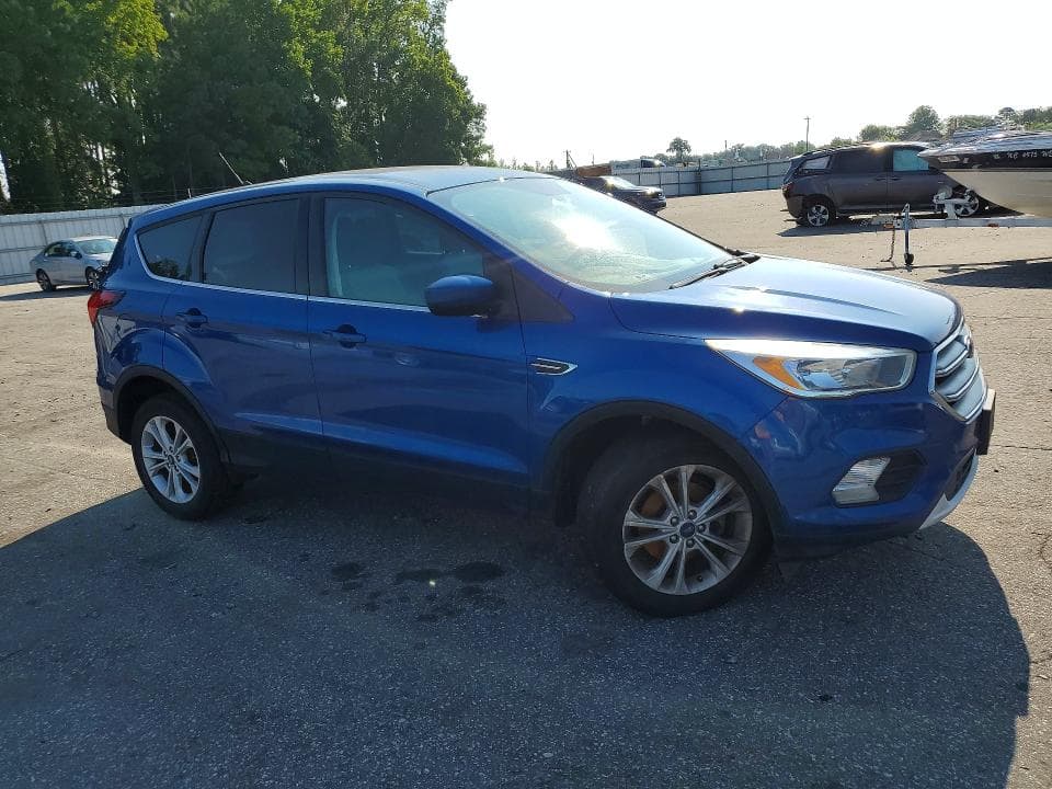 2019 FORD ESCAPE SE 4