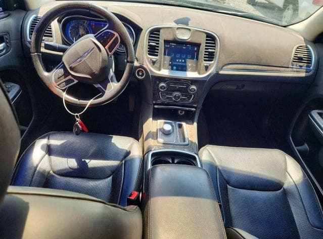2017 CHRYSLER 300C 8