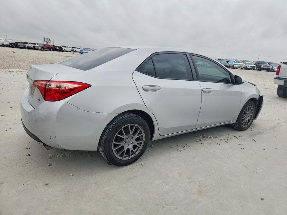 2018 TOYOTA COROLLA LE 3