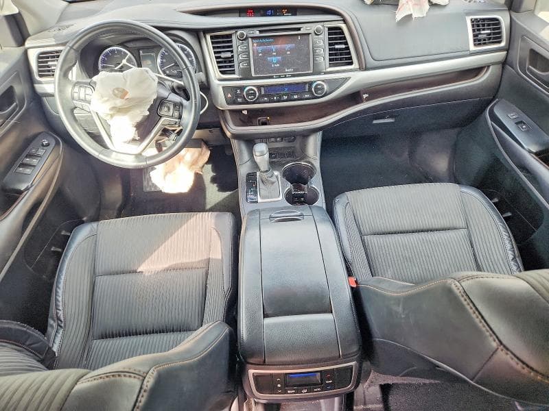 2017 TOYOTA HIGHLANDER LE PLUS 8