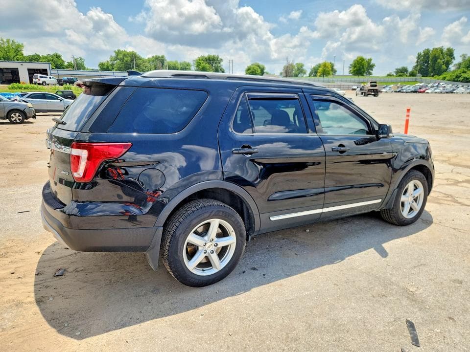 2017 FORD EXPLORER XLT 3