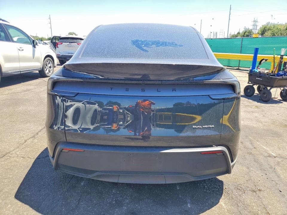 2026 TESLA MODEL Y 6