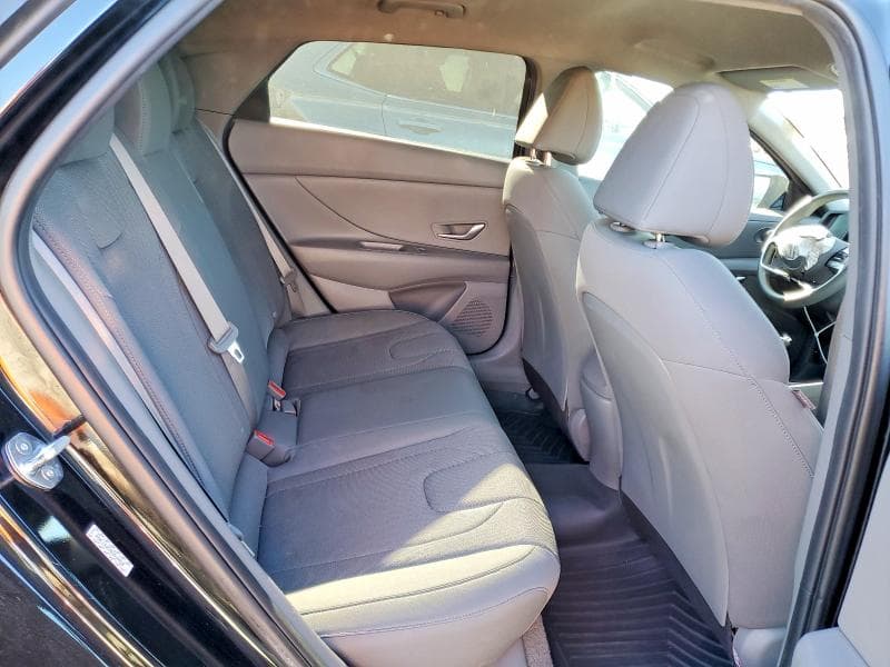 2023 HYUNDAI ELANTRA SE 10