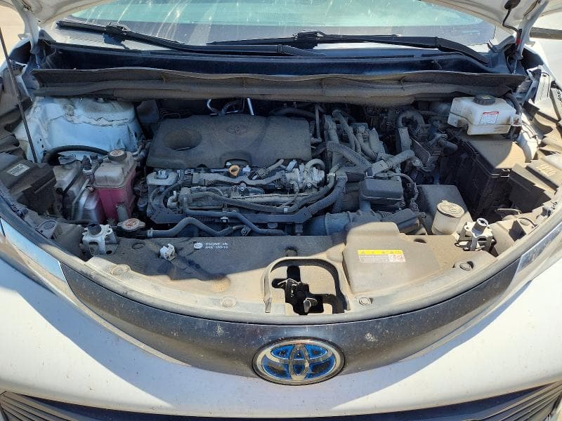 2022 TOYOTA SIENNA LE 12