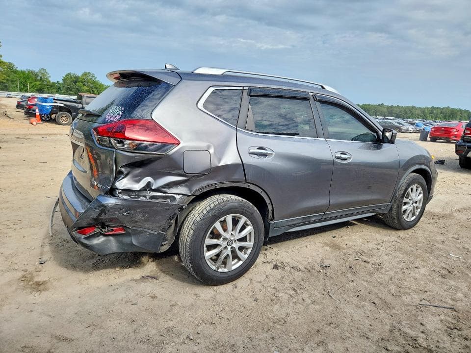 2018 NISSAN ROGUE SV 3