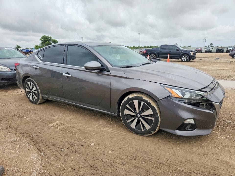 2019 NISSAN ALTIMA SV 4