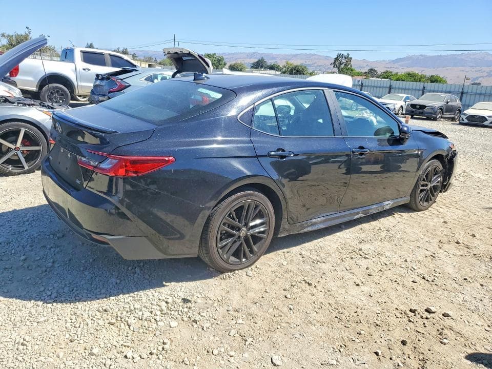 2025 TOYOTA CAMRY SE 3