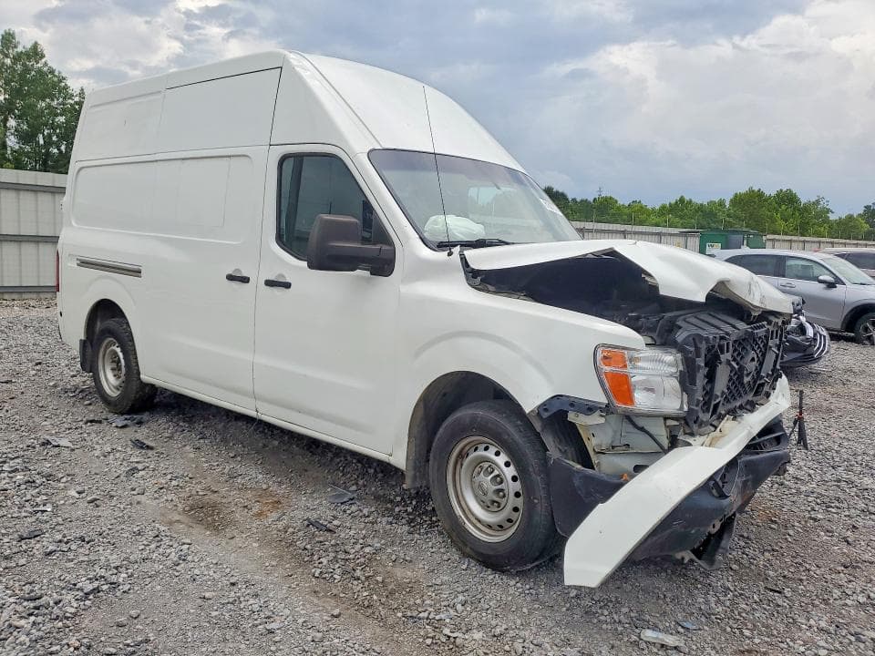 2017 NISSAN NV 2500 HD S 4