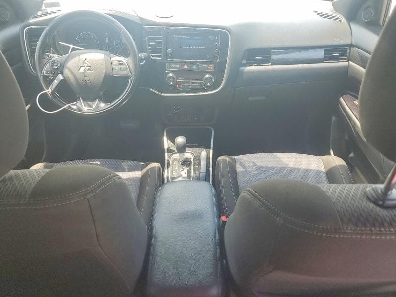 2018 MITSUBISHI OUTLANDER SE 8