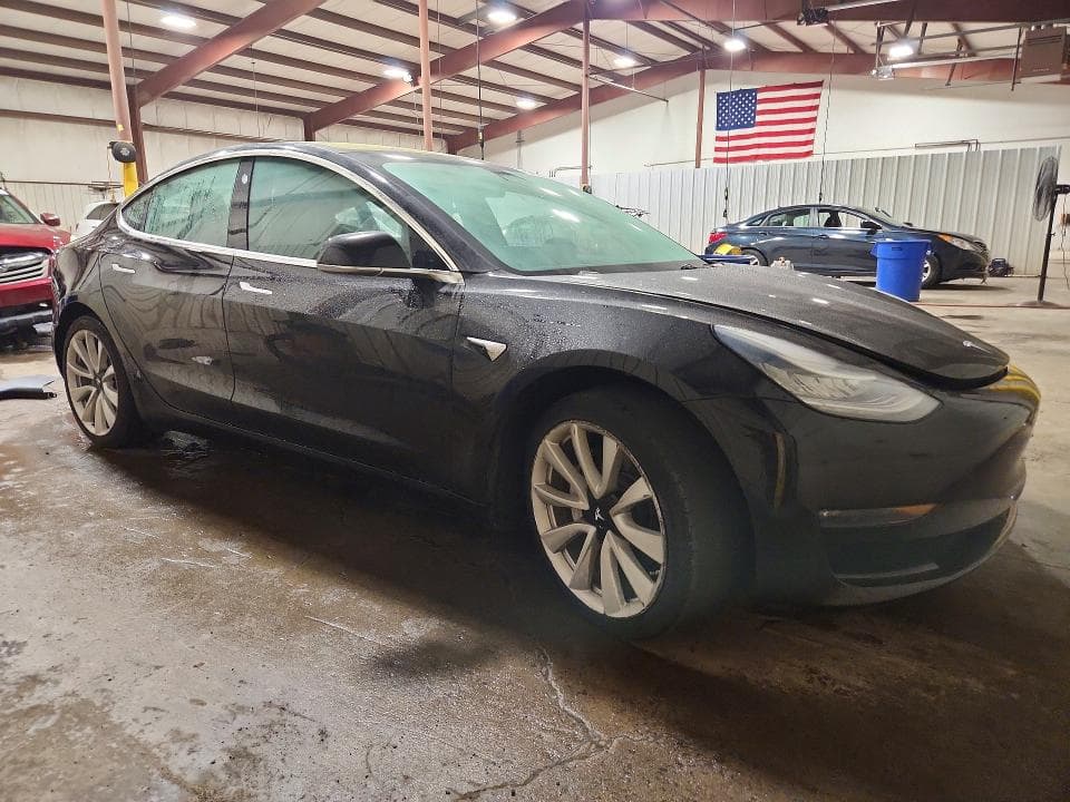 2018 TESLA MODEL 3 4