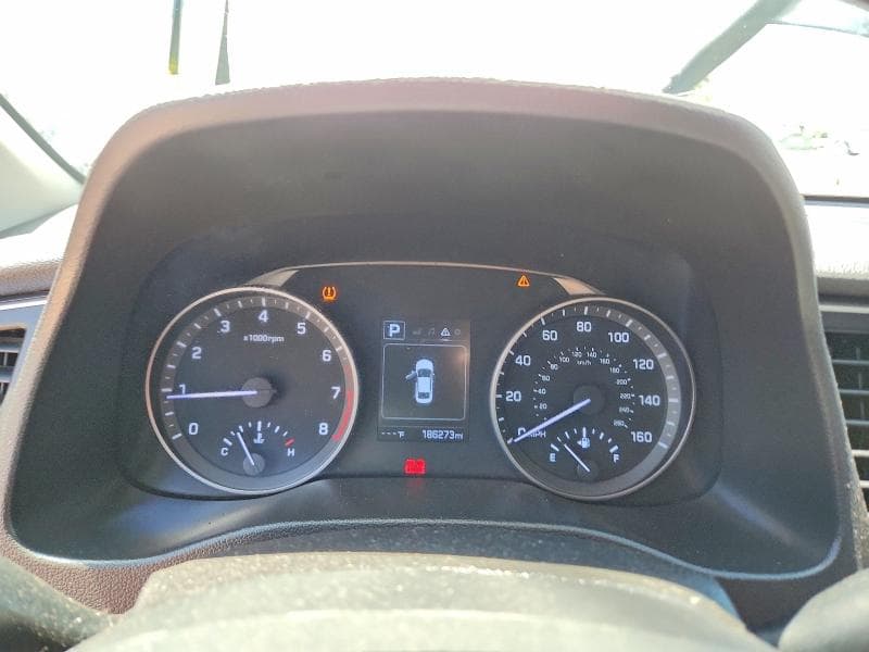 2018 HYUNDAI ELANTRA 9
