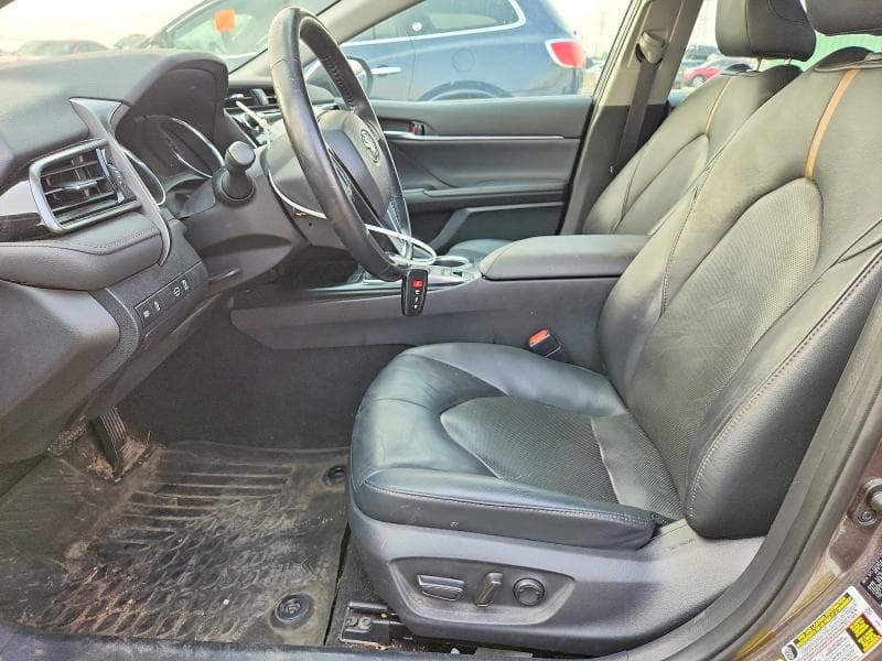 2020 TOYOTA CAMRY XLE 7