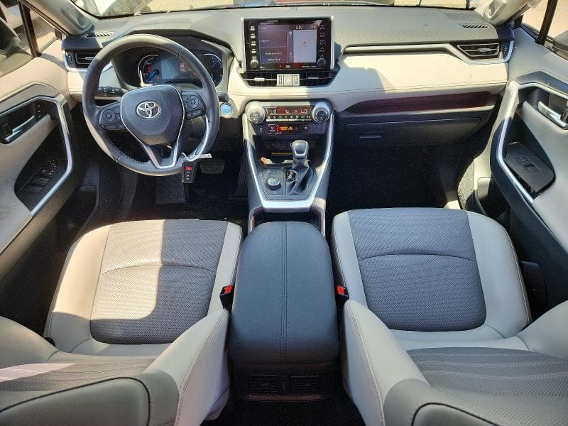 2020 TOYOTA RAV4 LIMITED 8