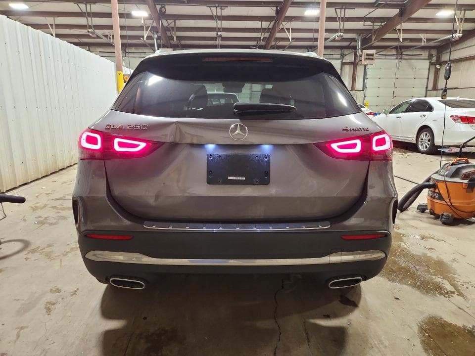 2023 MERCEDES-BENZ GLA 250 4MATIC 6