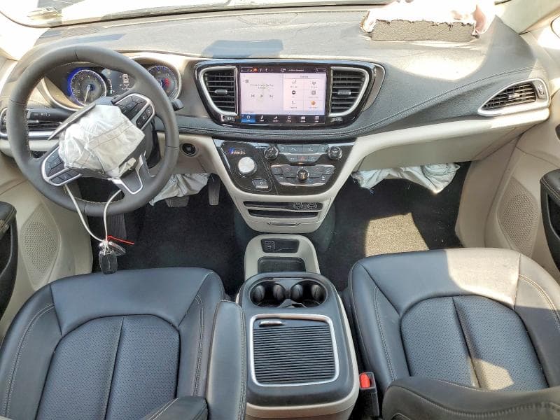2024 CHRYSLER PACIFICA TOURING L 8