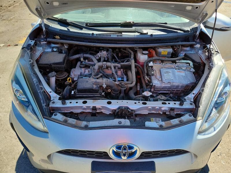 2018 TOYOTA PRIUS C TWO 11
