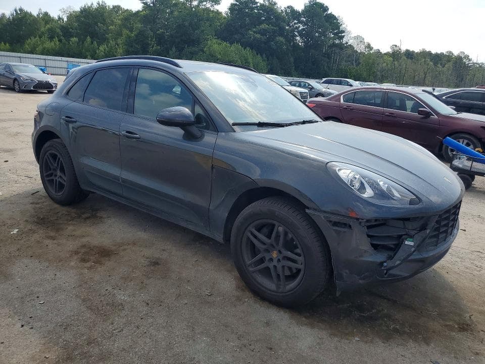 2017 PORSCHE MACAN 4