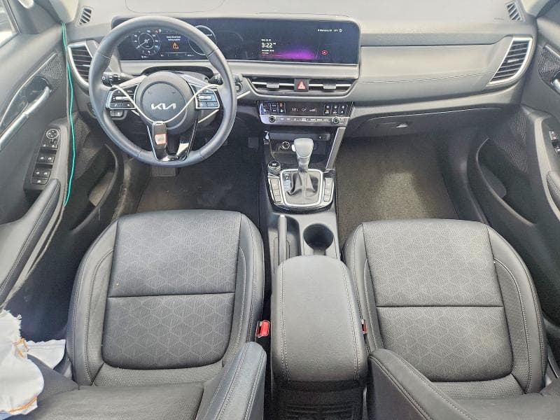 2025 KIA SELTOS EX 8