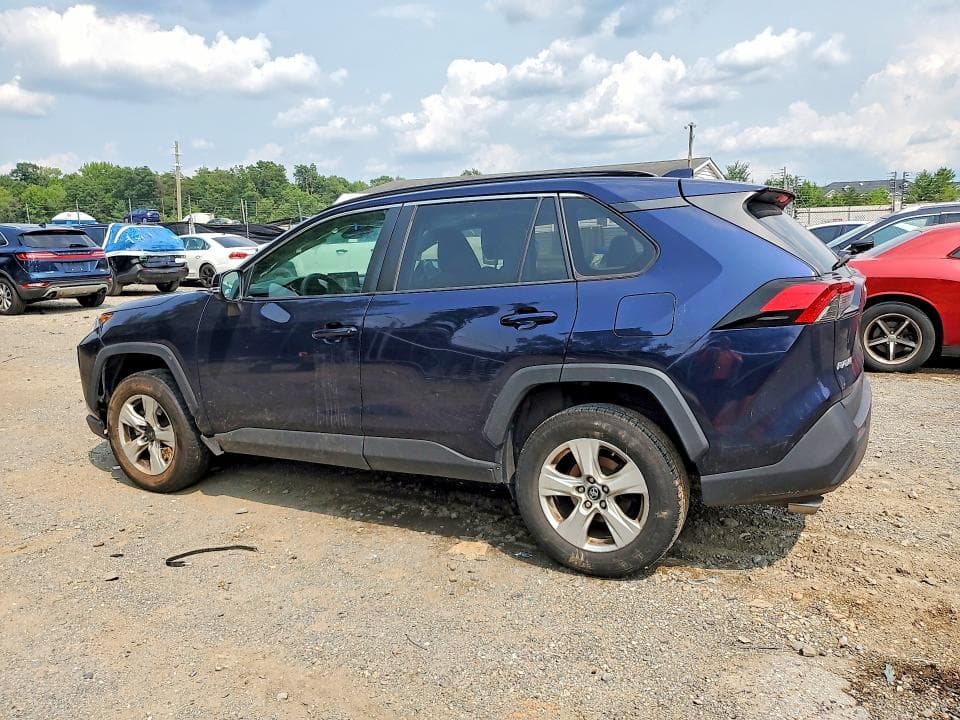 2019 TOYOTA RAV4 XLE 2