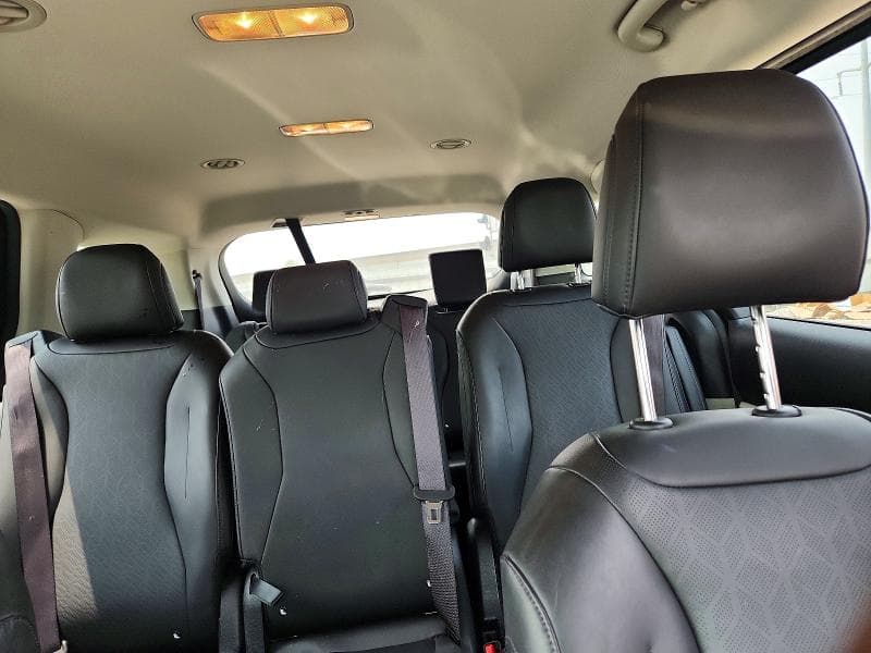 2022 KIA CARNIVAL LX 10