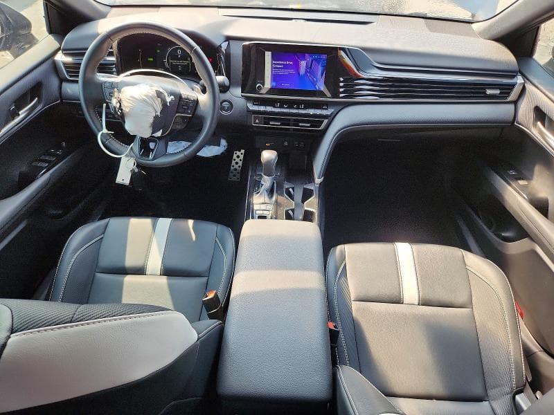 2025 TOYOTA CAMRY SE 8