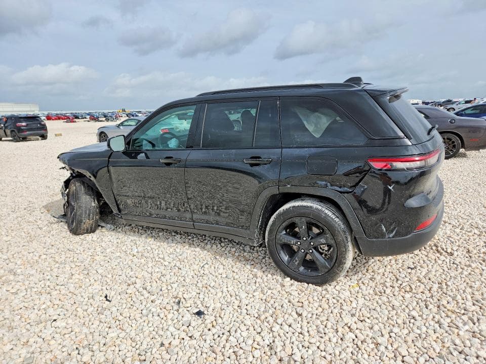 2025 JEEP GRAND CHEROKEE LAREDO 2