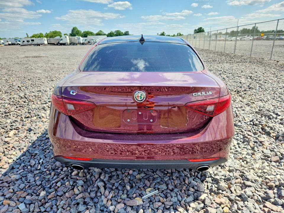 2017 ALFA ROMEO GIULIA Q4 6