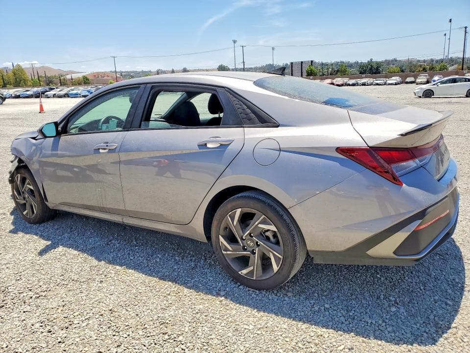 2025 HYUNDAI ELANTRA SEL SPORT 2