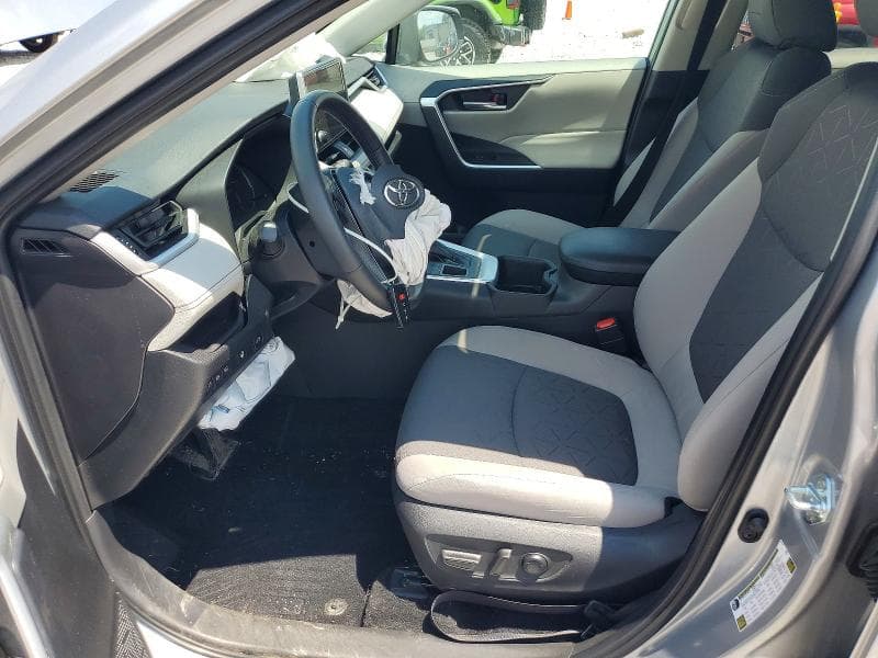 2025 TOYOTA RAV4 XLE 7