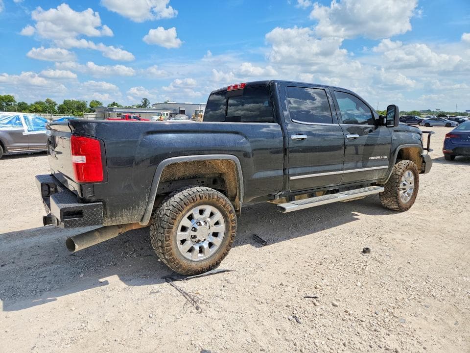2018 GMC SIERRA K2500 DENALI 3