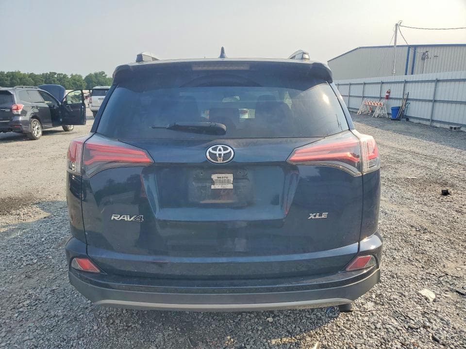 2017 TOYOTA RAV4 XLE 6