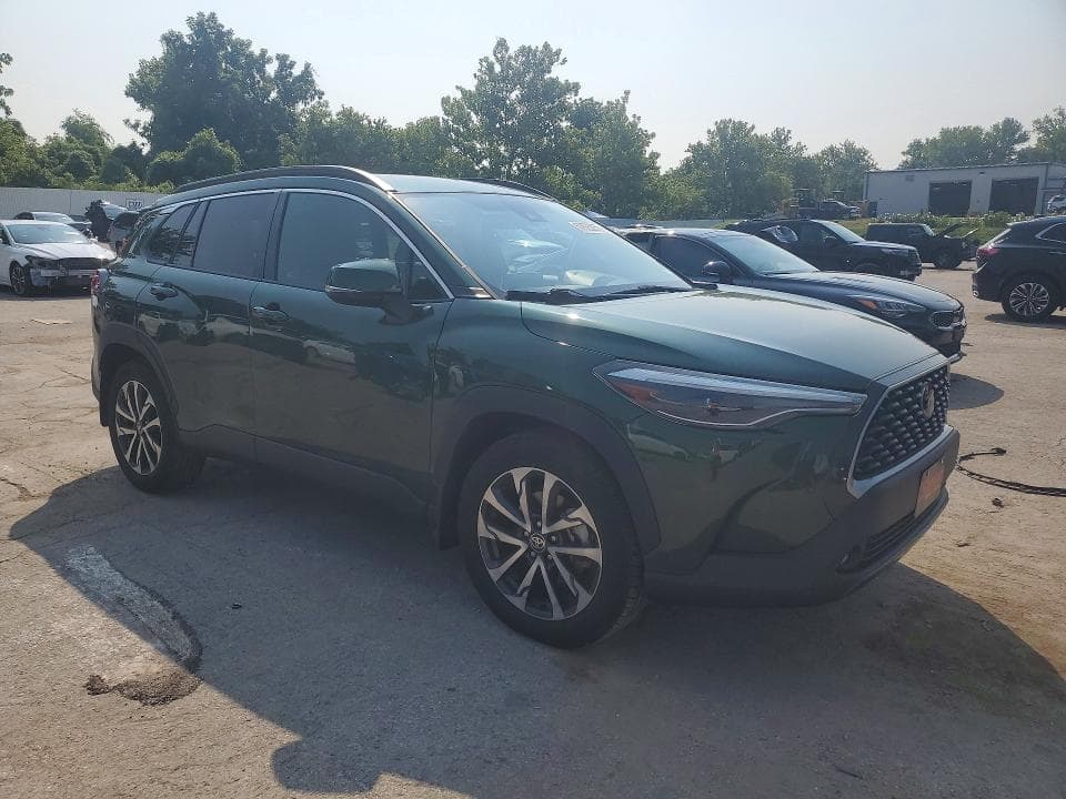 2022 TOYOTA COROLLA CROSS XLE 4