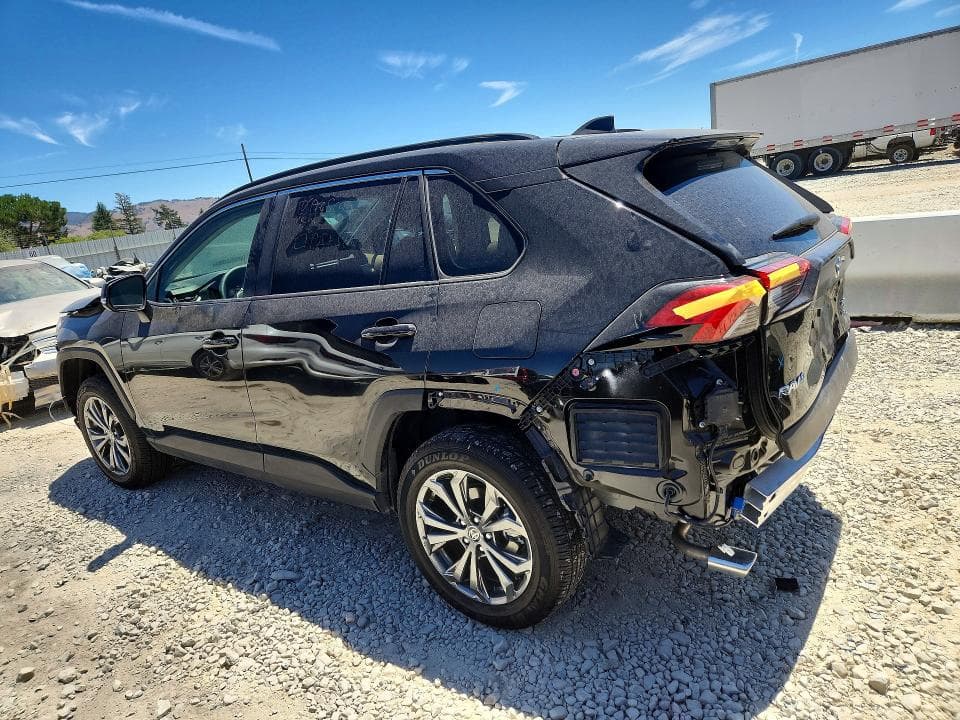 2025 TOYOTA RAV4 XLE PREMIUM 2