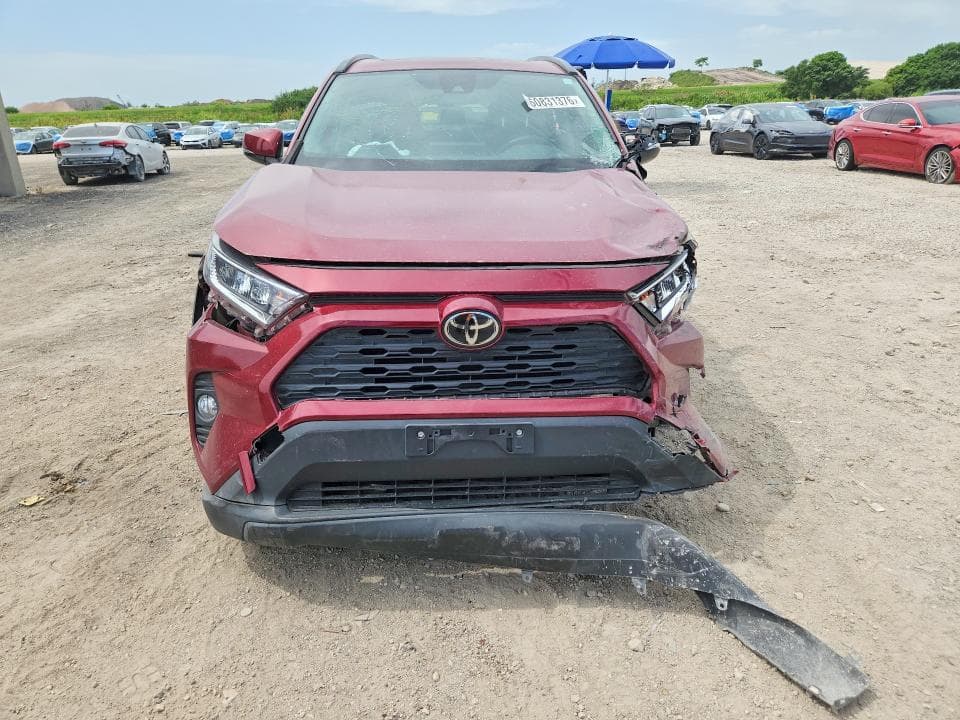 2019 TOYOTA RAV4 XLE 5
