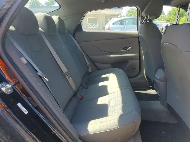 2024 HYUNDAI ELANTRA SE 10