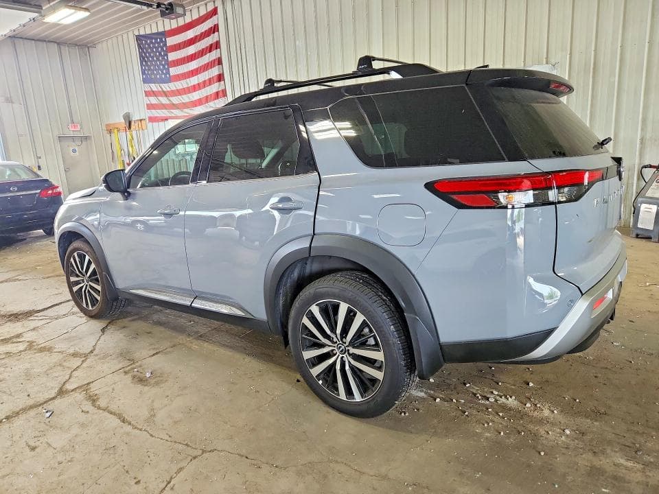 2025 NISSAN PATHFINDER PLATINUM 2