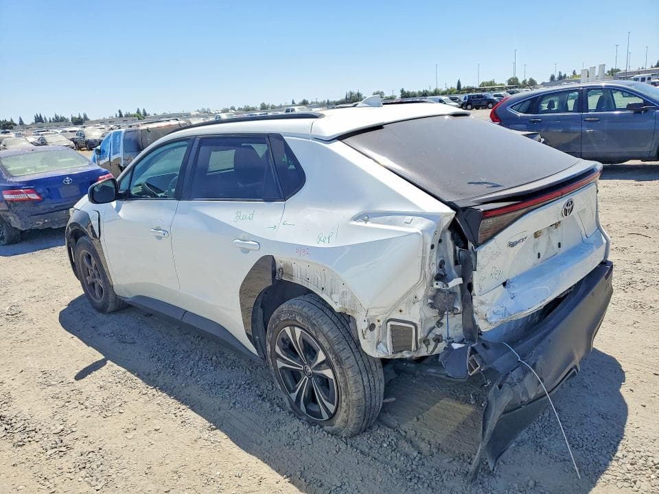 2023 TOYOTA BZ4X XLE 2