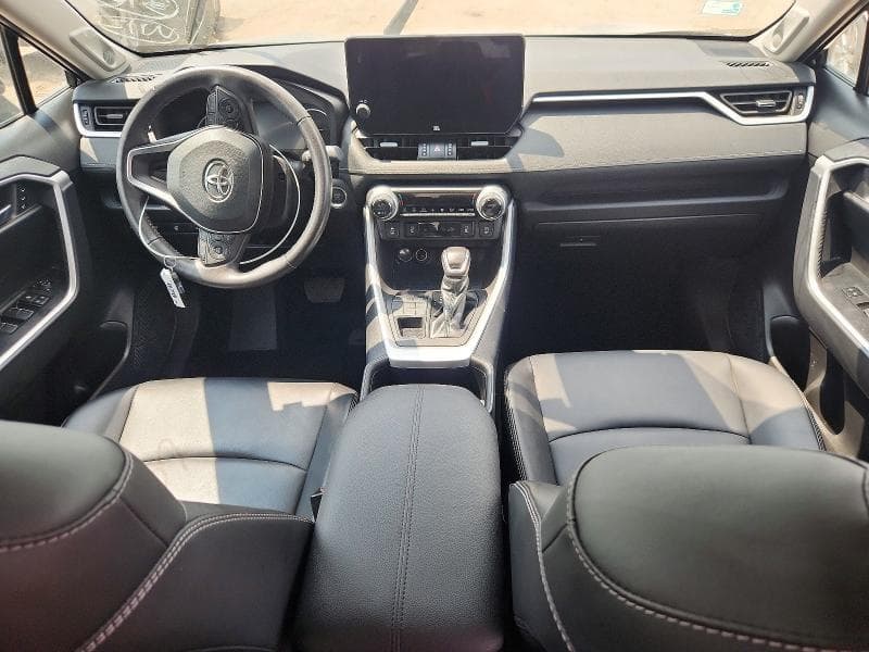 2024 TOYOTA RAV4 XLE PREMIUM 8