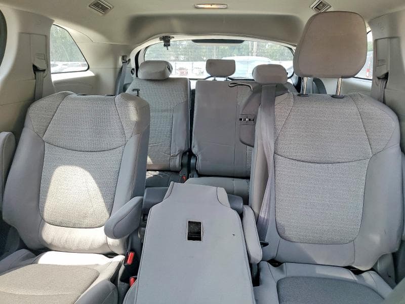 2021 TOYOTA SIENNA LE 10